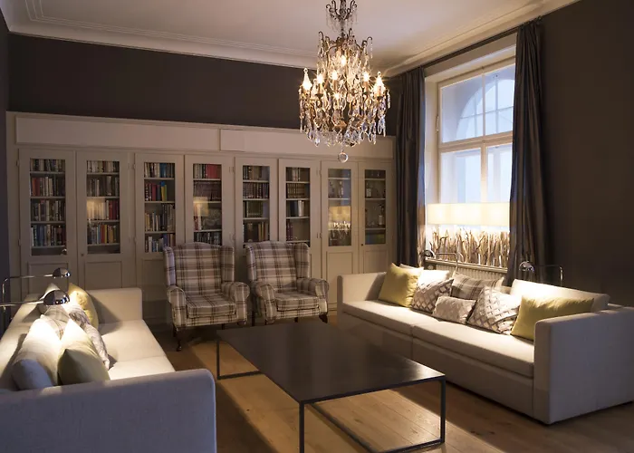 雪绒花酒店 酒店